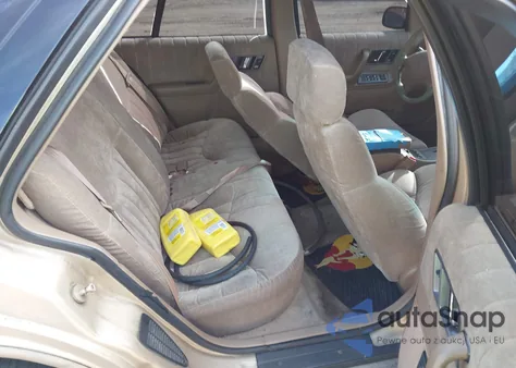 1994 Oldsmobile Cutlass Supreme S z USA, uszkodzony, nr VIN 1G3WH55M6RD388952